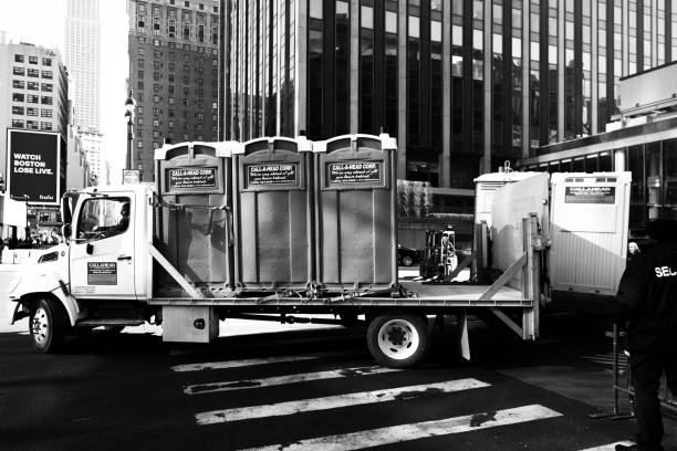 Portable Toilet Options We Offer in Taft Mosswood, CA